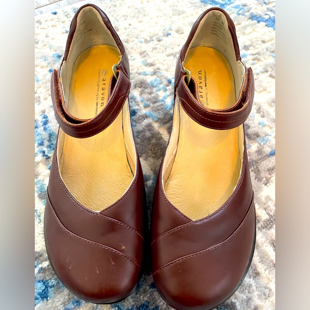 Aravon Mary Jane Pump (Sz. 10/Brown)